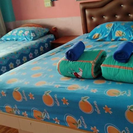 Rueangsrisiri Guesthouse 2 Сукотай Екстериор снимка