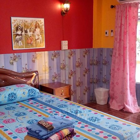 Rueangsrisiri Guesthouse 2 Сукотай Стая снимка