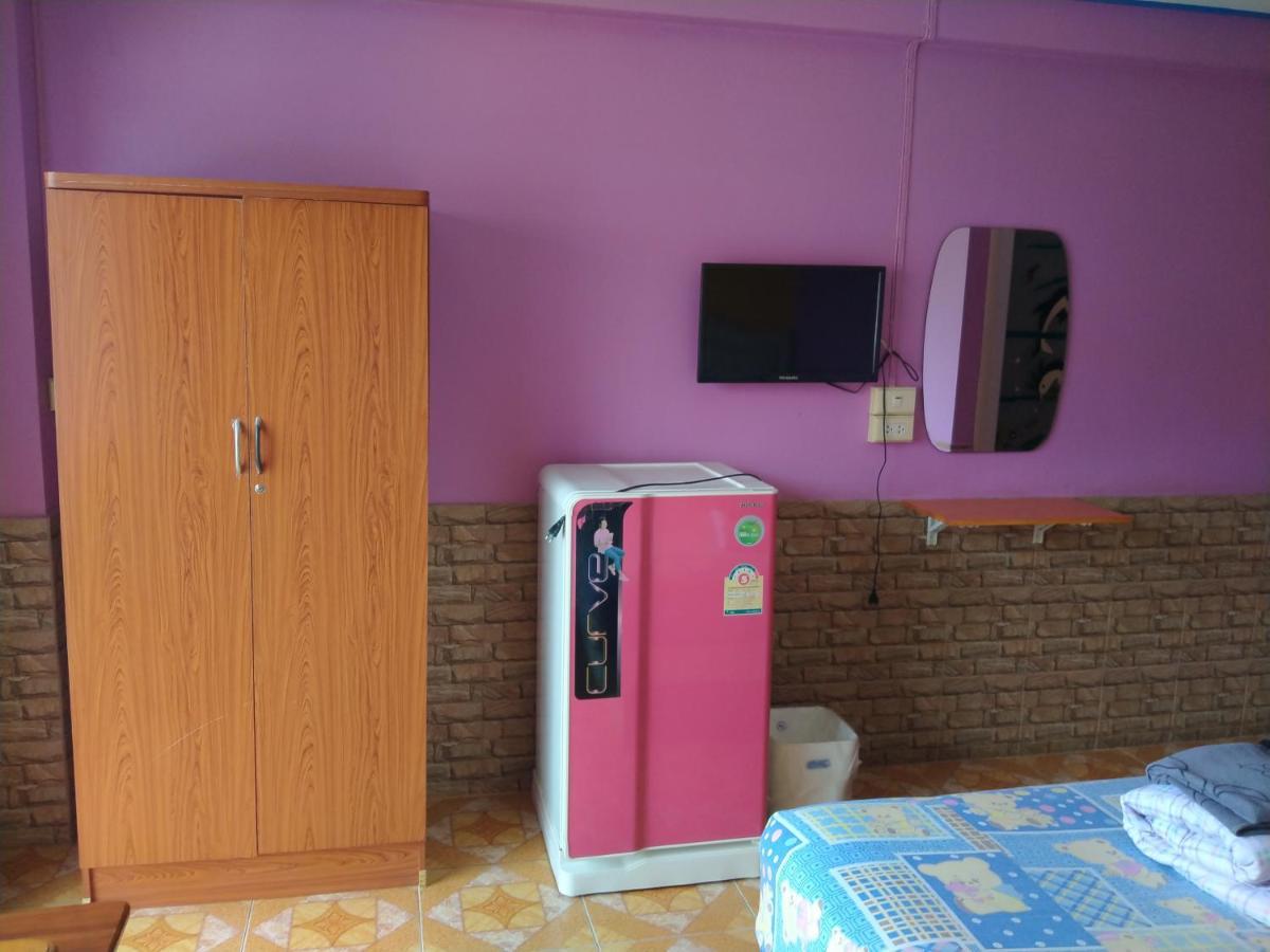 Rueangsrisiri Guesthouse 2 Сукотай Екстериор снимка