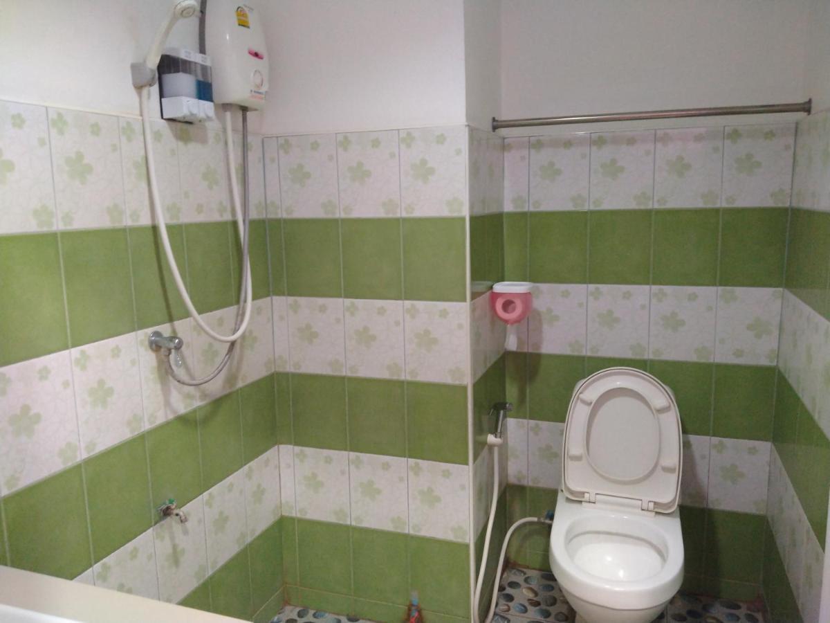Rueangsrisiri Guesthouse 2 Сукотай Екстериор снимка