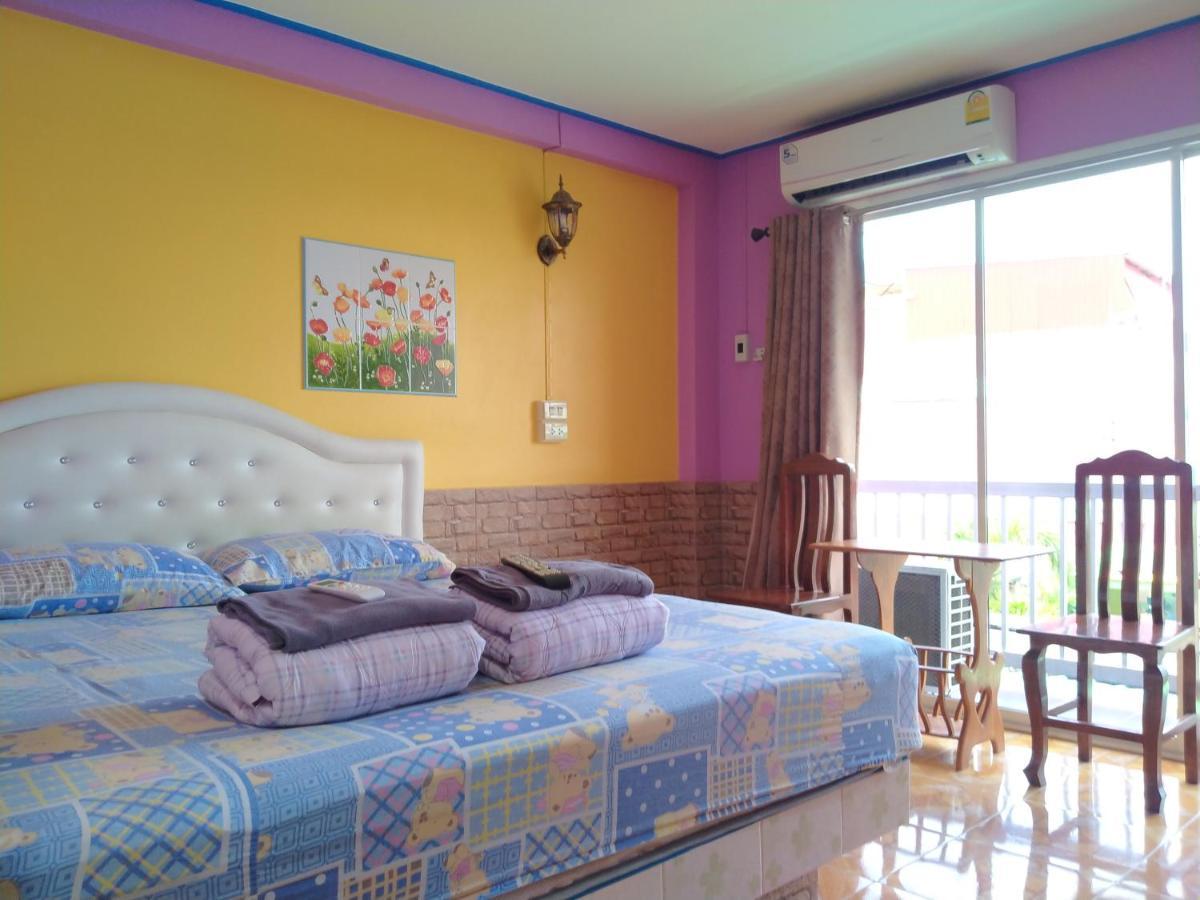 Rueangsrisiri Guesthouse 2 Сукотай Екстериор снимка