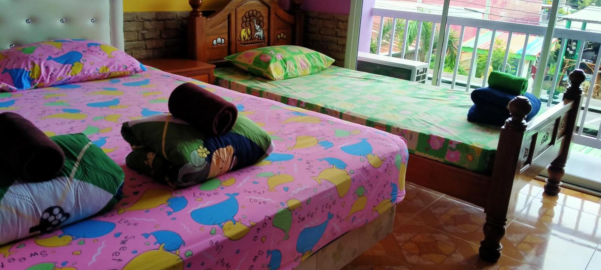 Rueangsrisiri Guesthouse 2 Сукотай Екстериор снимка