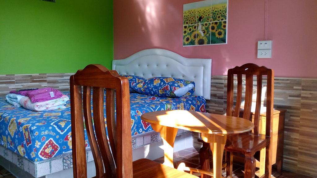 Rueangsrisiri Guesthouse 2 Сукотай Екстериор снимка