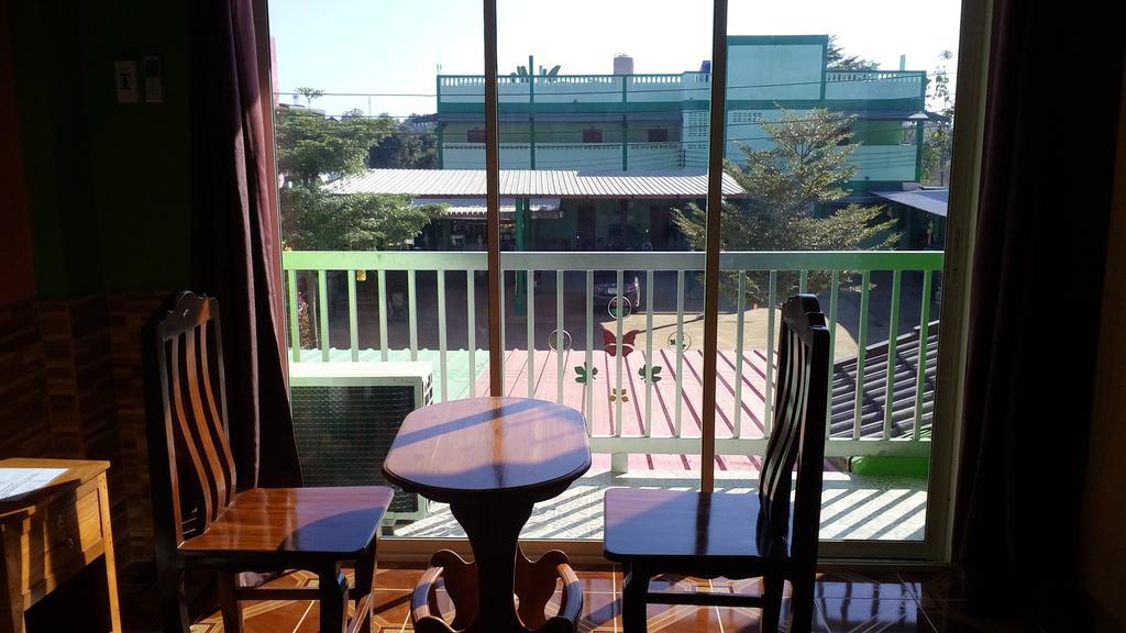 Rueangsrisiri Guesthouse 2 Сукотай Екстериор снимка