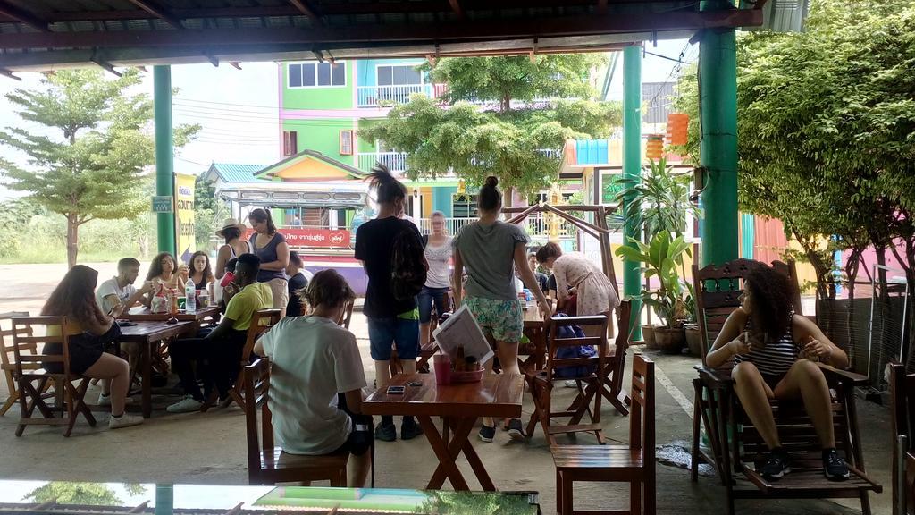 Rueangsrisiri Guesthouse 2 Сукотай Екстериор снимка